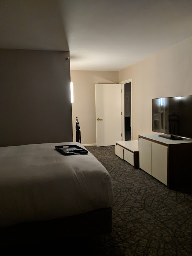 Luxury Hotel «Fairmont Chicago Millennium Park», reviews and photos, 200 N Columbus Dr, Chicago, IL 60601, USA