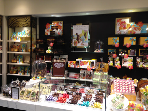 Shopping Mall «International Plaza and Bay Street», reviews and photos, 2223 N Westshore Blvd, Tampa, FL 33607, USA