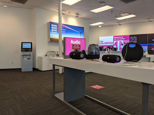 Cell Phone Store «T-Mobile», reviews and photos, 1400 S Loop 288 Suite 128, Denton, TX 76205, USA