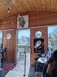 Photo n°21 de Maison LO Poissonnerie Ecailler Caviste Fromagerie Crémerie à Maubec ()