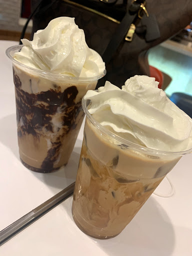 Donut Shop «Dandee Donut Factory», reviews and photos, 1422 S Federal Hwy, Deerfield Beach, FL 33441, USA