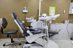 Sabka dentist - Paldi (Ahmedabad) image