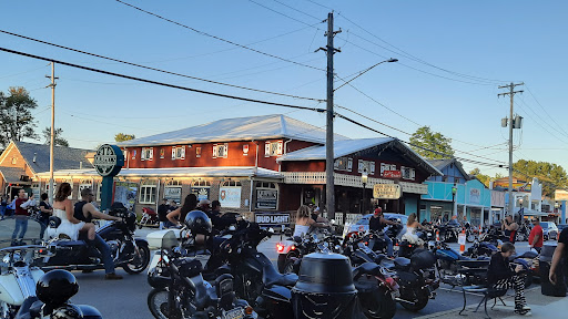 Karaoke Bar «Yankee Bar & Grill», reviews and photos, 5482 Lake Rd E, Geneva, OH 44041, USA