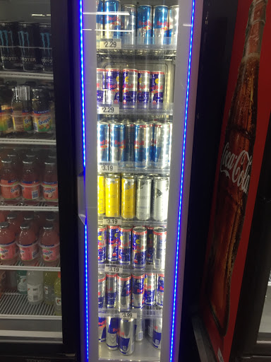 Tobacco Shop «Relax Smoke Shop», reviews and photos, 6 W 39th St, Kansas City, MO 64111, USA