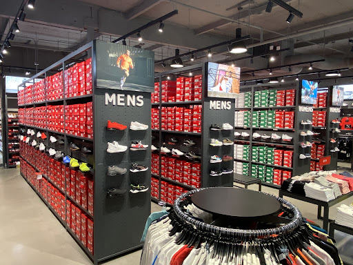 Shoe Store «PUMA», reviews and photos, 131-C Nut Tree Rd, Vacaville, CA 95687, USA