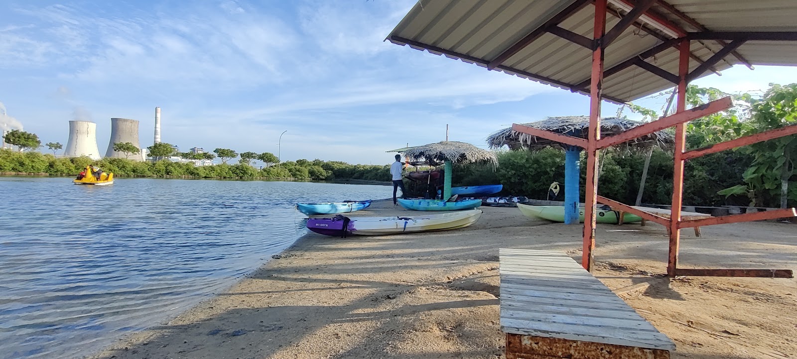 Foto von Eco park Beach mit beiger sand Oberfläche