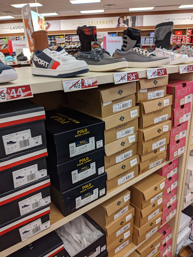 Shoe Store «Famous Footwear», reviews and photos, 1290 E Ireland Rd, South Bend, IN 46614, USA