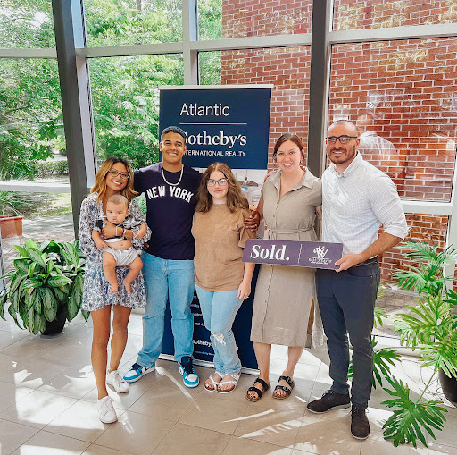 Real Estate Agency «Kris Weaver Real Estate Team», reviews and photos, 2901 S Lynnhaven Rd, Virginia Beach, VA 23452, USA