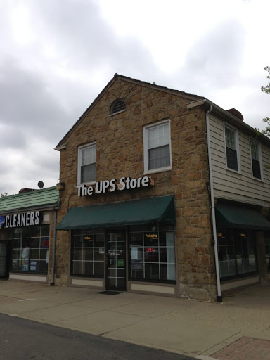 Shipping and Mailing Service «The UPS Store», reviews and photos, 3319 Greenfield Rd, Dearborn, MI 48120, USA