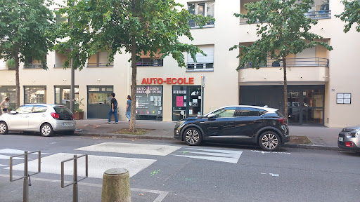 Auto-École Conduite Plus (14 Rue Roger Salengro) à Lyon, Rhône