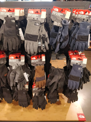 Clothing Store «The North Face», reviews and photos, 1001 N Arney Rd Ste 900, Woodburn, OR 97071, USA