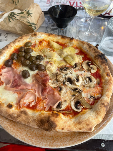Pizzosteria Lisola che non cè in Monopoli, Città Metropolitana di Bari
