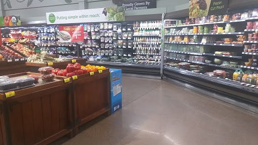 Grocery Store «Kroger», reviews and photos, 525 E Clifty Dr, Madison, IN 47250, USA