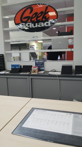 Electronics Store «Best Buy», reviews and photos, 8301 3rd St N, Oakdale, MN 55128, USA