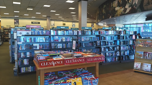 Book Store «Barnes & Noble Booksellers East Brunswick», reviews and photos, 753 New Brunswick Ave, East Brunswick, NJ 08816, USA