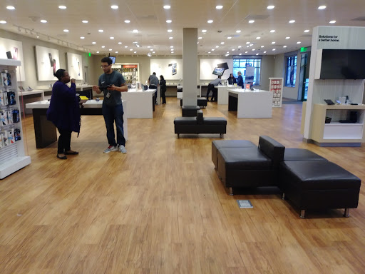 Cell Phone Store «Verizon», reviews and photos, 2915 Crain Hwy, Waldorf, MD 20601, USA