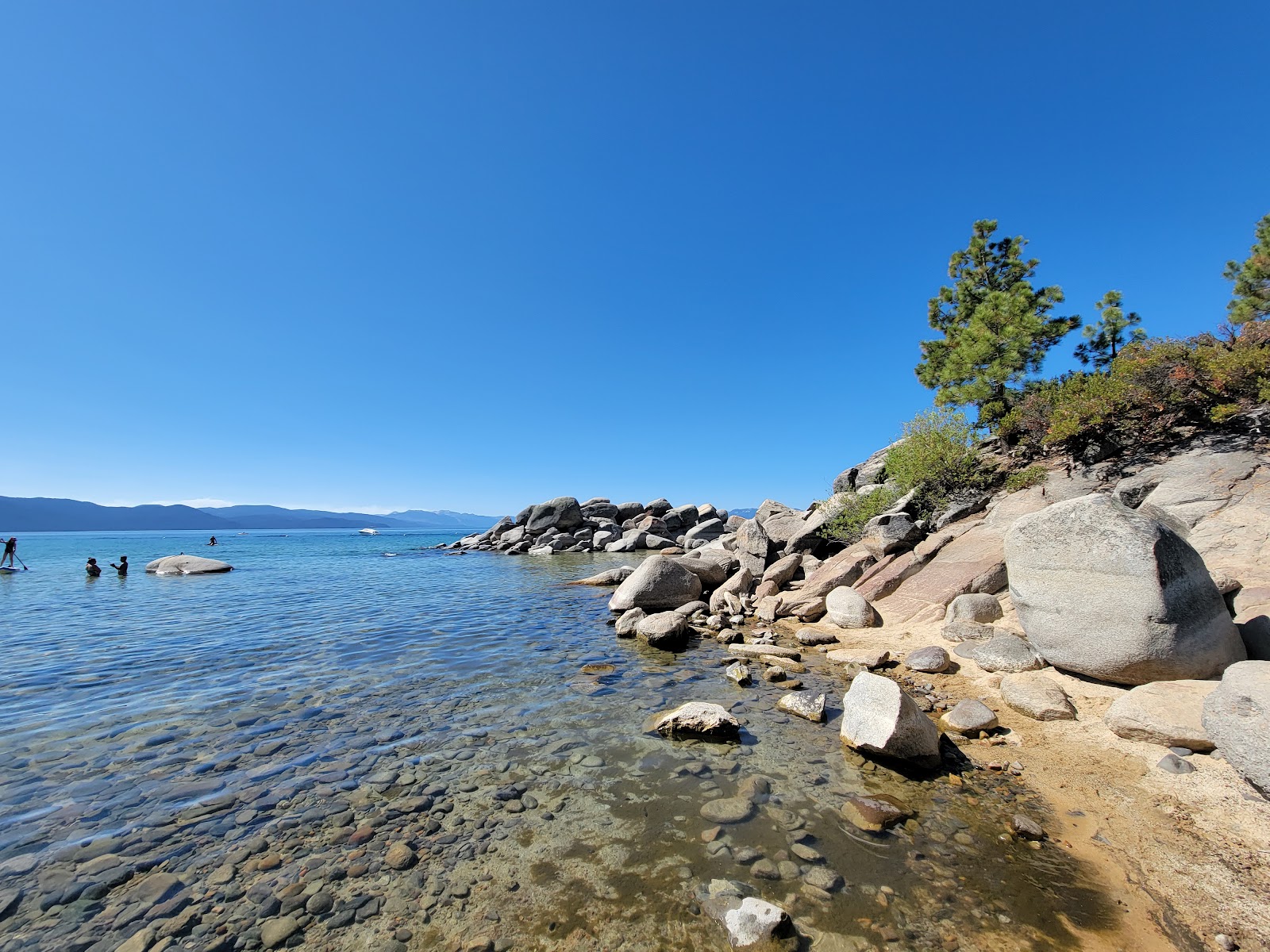 Foto van Speedboat Beach wilde omgeving