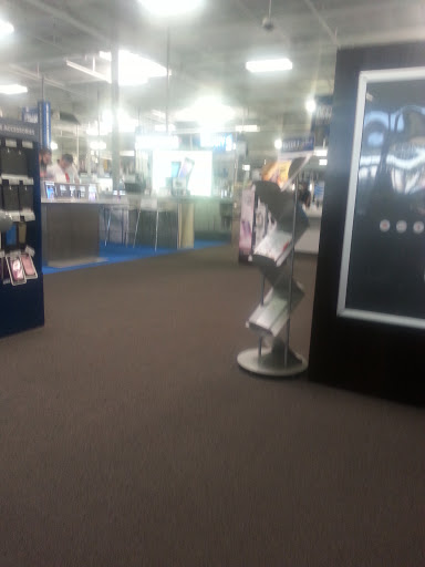 Electronics Store «Best Buy», reviews and photos, 2701 Cherry Ave, Signal Hill, CA 90755, USA