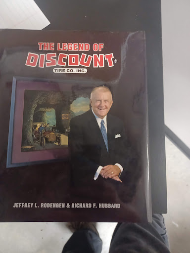 Tire Shop «Discount Tire Store - White Lake, MI», reviews and photos, 9378 Highland Rd, White Lake, MI 48386, USA