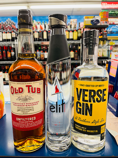 Liquor Store «Main Street Liquor», reviews and photos, 243 E 14 Mile Rd, Clawson, MI 48017, USA