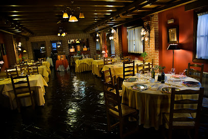 Hotel Restaurante Florida - 57, A601 salida, 40200 Cuéllar, Segovia, Spain