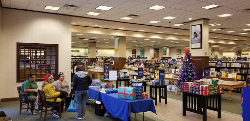 Book Store «Barnes & Noble Booksellers Ingram Festival», reviews and photos, 6065 NW Loop 410 #185, San Antonio, TX 78238, USA