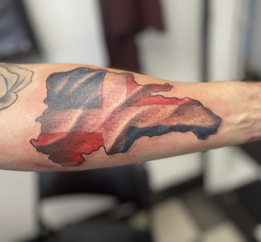 Explore pyramid tattoo ideas, creative tattoo ideas in Bogota, available at Lolas Tattoo Shop