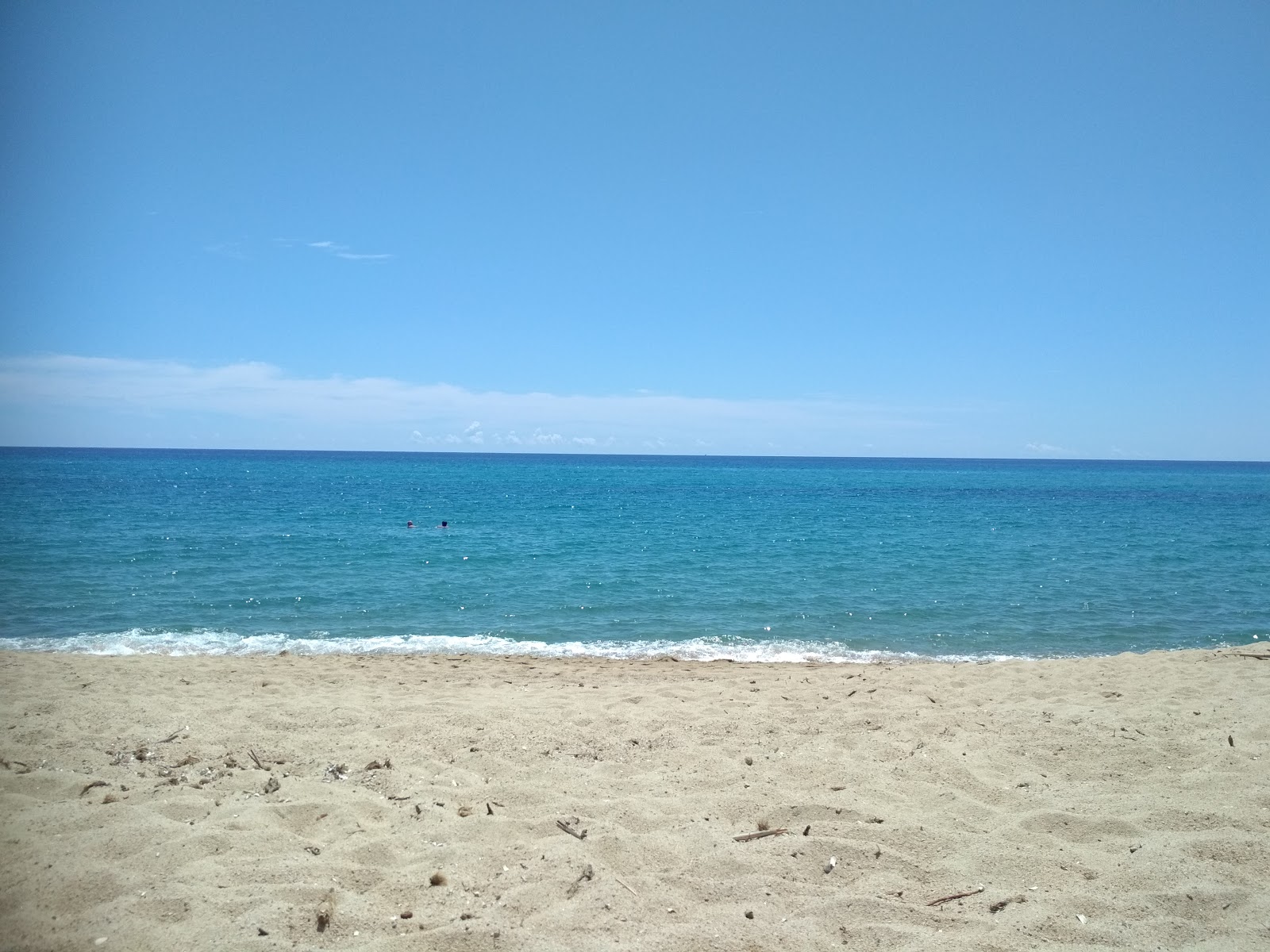 Porto Frailis Beach'in fotoğrafı ve yerleşim