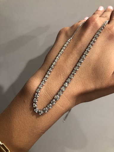 Jewelry Store «Jean Pierre Jewelers», reviews and photos, 21400 Ventura Blvd, Woodland Hills, CA 91364, USA