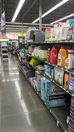 Pet Supply Store «Petco Animal Supplies», reviews and photos, 12444 NW 10th St #301, Yukon, OK 73099, USA