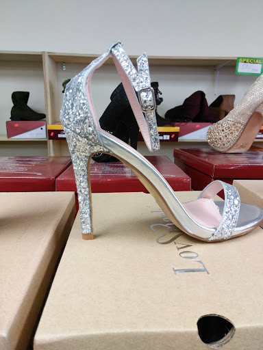 Shopping Mall «Liberty Court Shopping Center», reviews and photos, 8660 Liberty Rd, Randallstown, MD 21133, USA