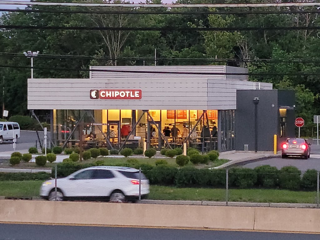 Chipotle Mexican Grill 07069
