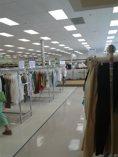 Thrift Store «Miracle Hill Thrift Store», reviews and photos, 504 W Main St, Easley, SC 29640, USA