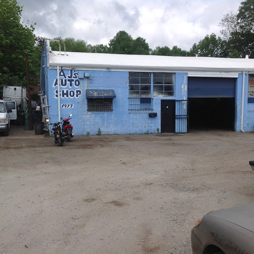Auto Repair Shop «A Js Auto Repair», reviews and photos, 1977 Sylvan Rd, Atlanta, GA 30310, USA