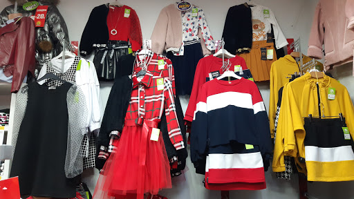 Stores to buy children's costumes Donetsk
