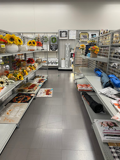 Clothing Store «Burlington Coat Factory», reviews and photos, 3671 N Freeway Blvd, Sacramento, CA 95834, USA