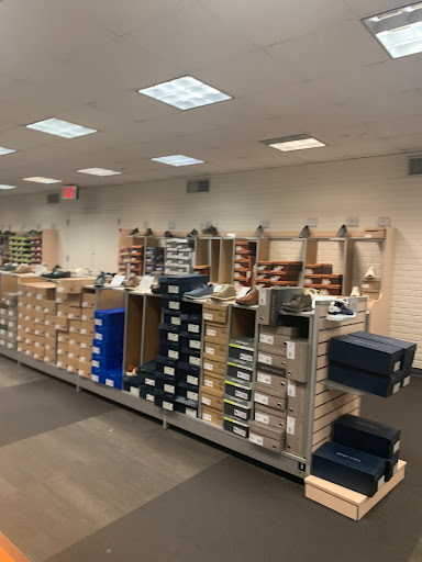 Shoe Store «DSW Designer Shoe Warehouse», reviews and photos, 8801 Queens Blvd, Elmhurst, NY 11373, USA