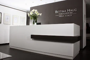Bettina Haug - Haare in Bestform image