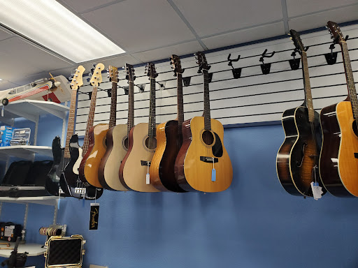 Pawn Shop «Beachside Pawn & Jewelry», reviews and photos, 800 E Eau Gallie Blvd, Melbourne, FL 32937, USA