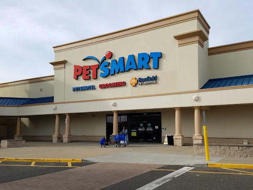 Pet Supply Store «PetSmart», reviews and photos, 241 Airport Plaza Blvd, Farmingdale, NY 11735, USA