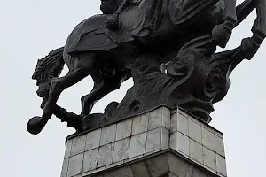 Otegen Batyr Monument Square image