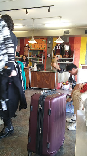 Used Clothing Store «Buffalo Exchange Austin», reviews and photos, 2904 Guadalupe St, Austin, TX 78705, USA