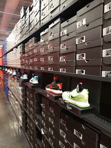 Clothing Store «Nike Factory Store», reviews and photos, 4401 N Interstate Hwy 35 #399, Round Rock, TX 78664, USA