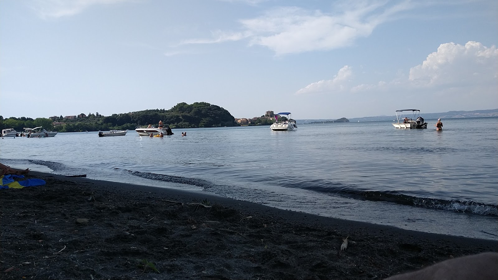 Zdjęcie Spiaggia La Cava z prosta linia brzegowa