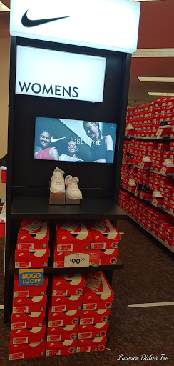 Shoe Store «Shoe Carnival», reviews and photos, 4835 W 77th St, Burbank, IL 60459, USA