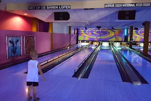 bowling Tiel image