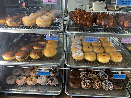 Donut Shop «Lucky Donuts», reviews and photos, 140 SW 152nd St, Seattle, WA 98166, USA