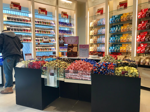 Candy store Ottawa