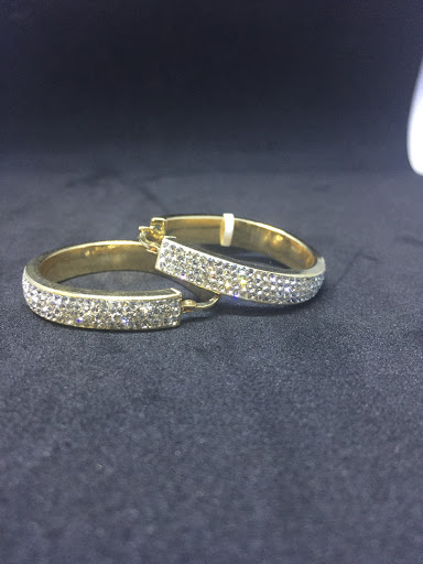 Jewelry Store «Saatchi Jewelry», reviews and photos, 4545 Austin Blvd, Island Park, NY 11558, USA