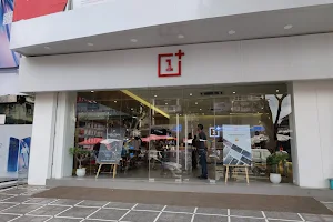 OnePlus Experience Store image